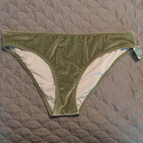 Victoria's Secret Pink Bikini - Picture 5 of 7